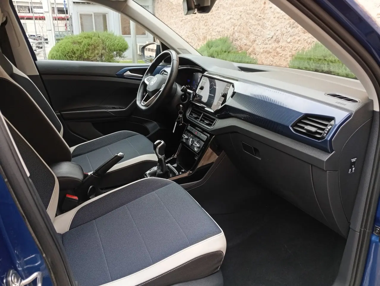 Volkswagen T-Cross - View 2