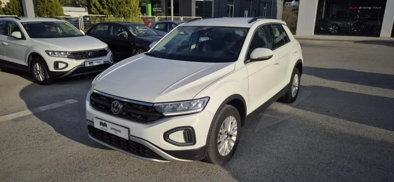 Volkswagen T-Roc - View 2