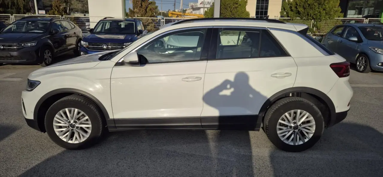 Volkswagen T-Roc - View 3