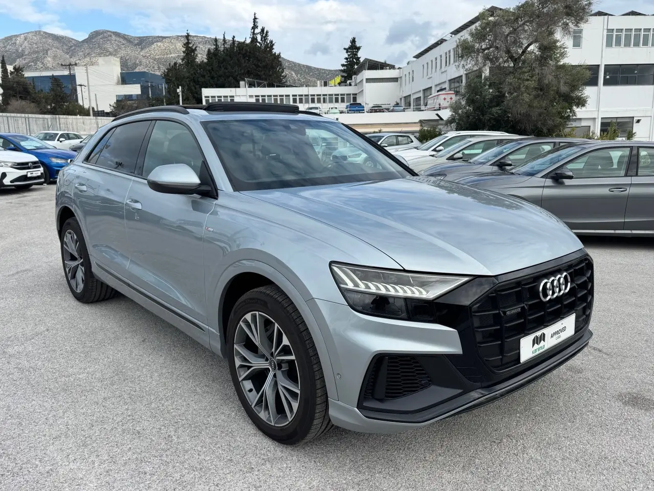 Audi Q8 - View 3