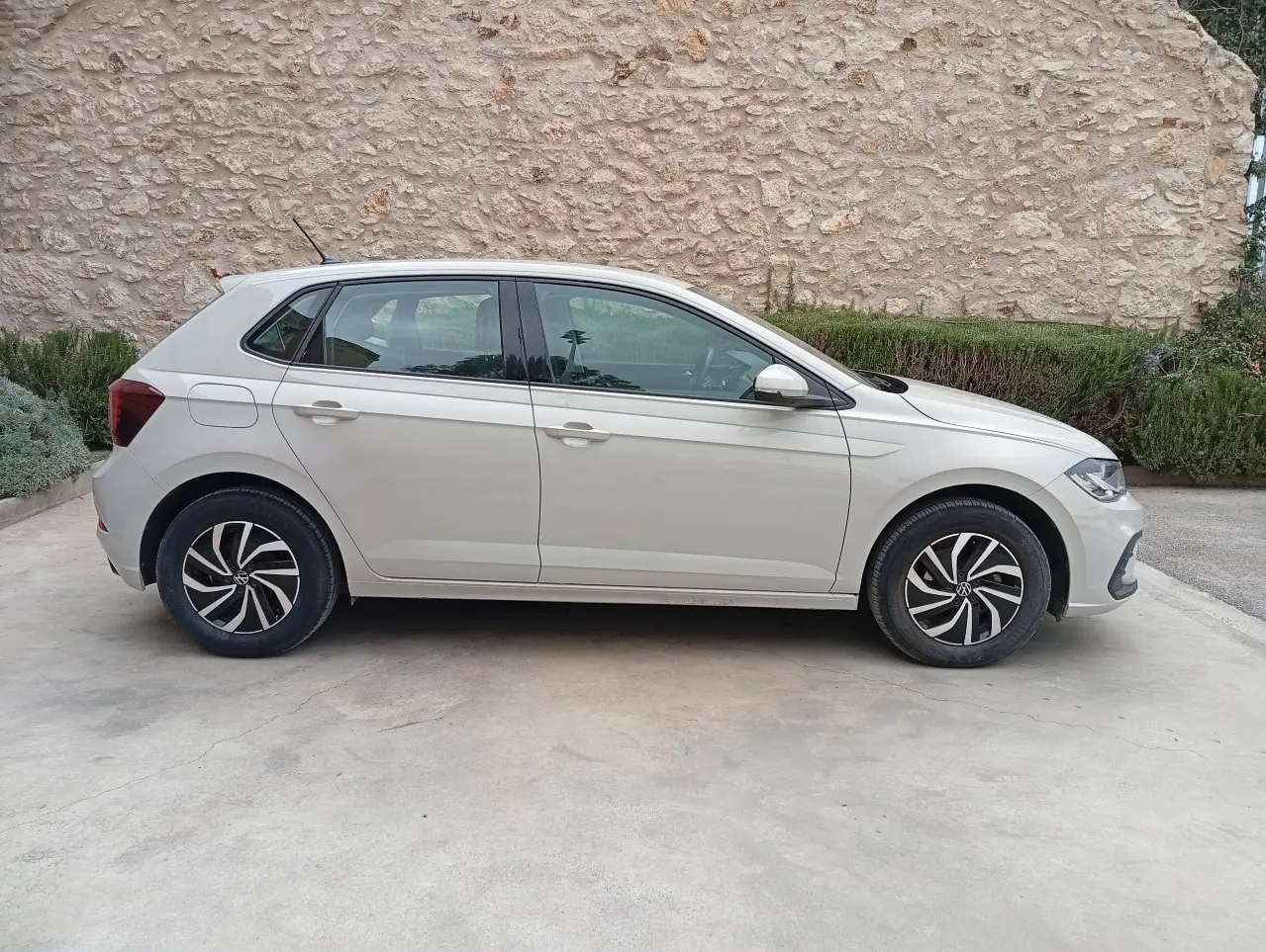 Volkswagen Polo - View 3
