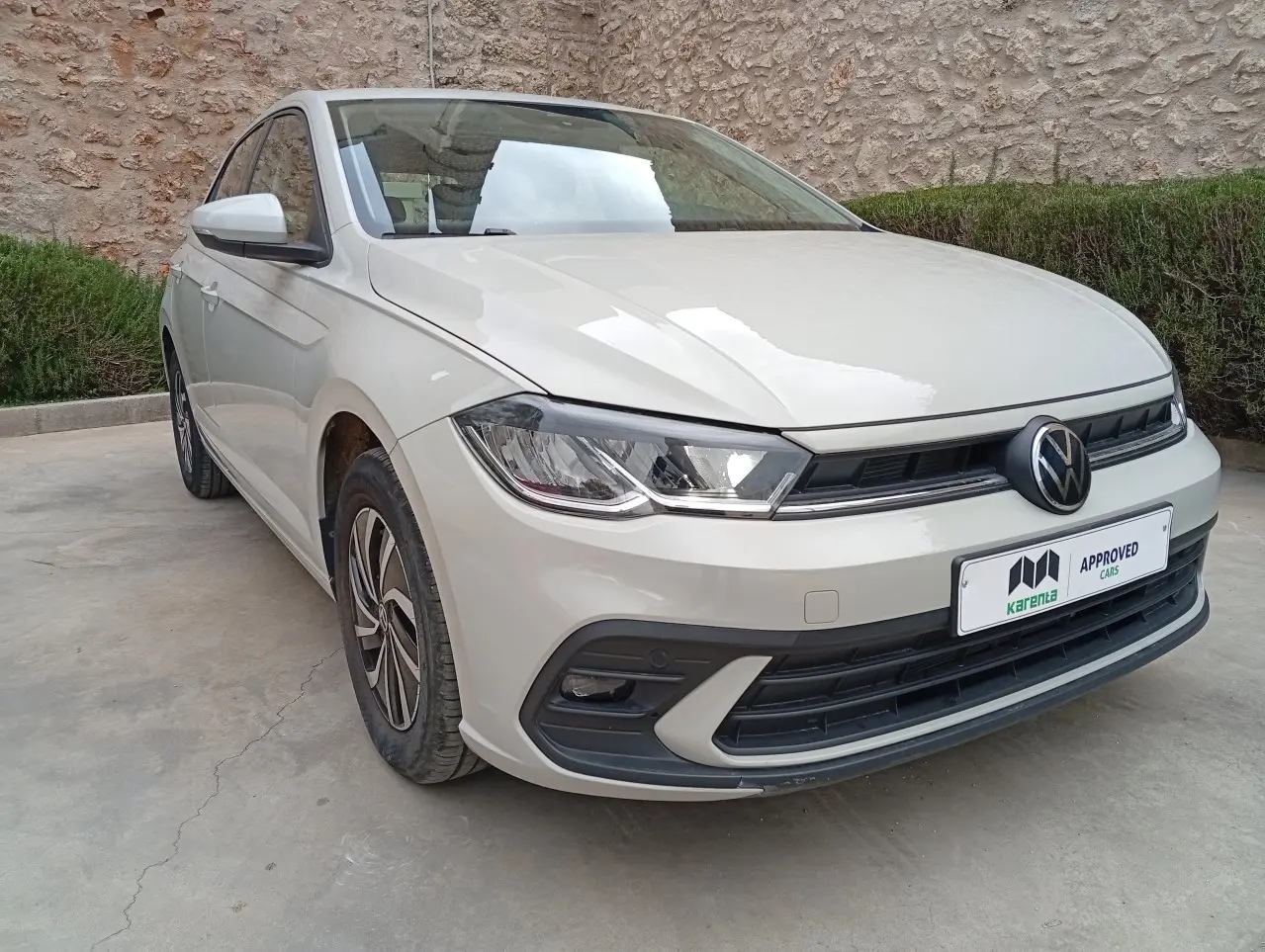 Volkswagen Polo - View 1
