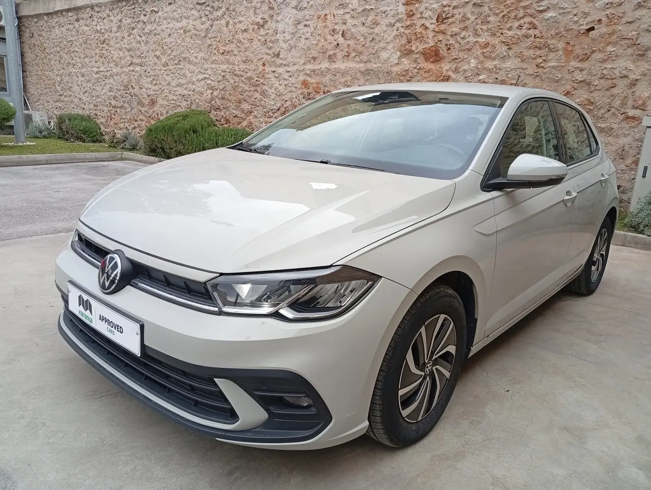 Volkswagen Polo - View 2