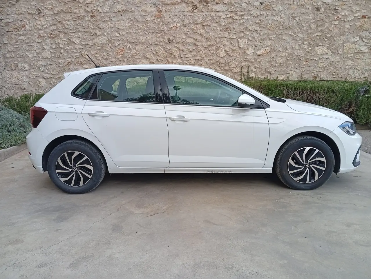 Volkswagen Polo - View 3
