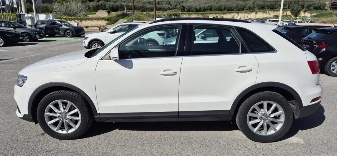 Audi Q3 - View 3