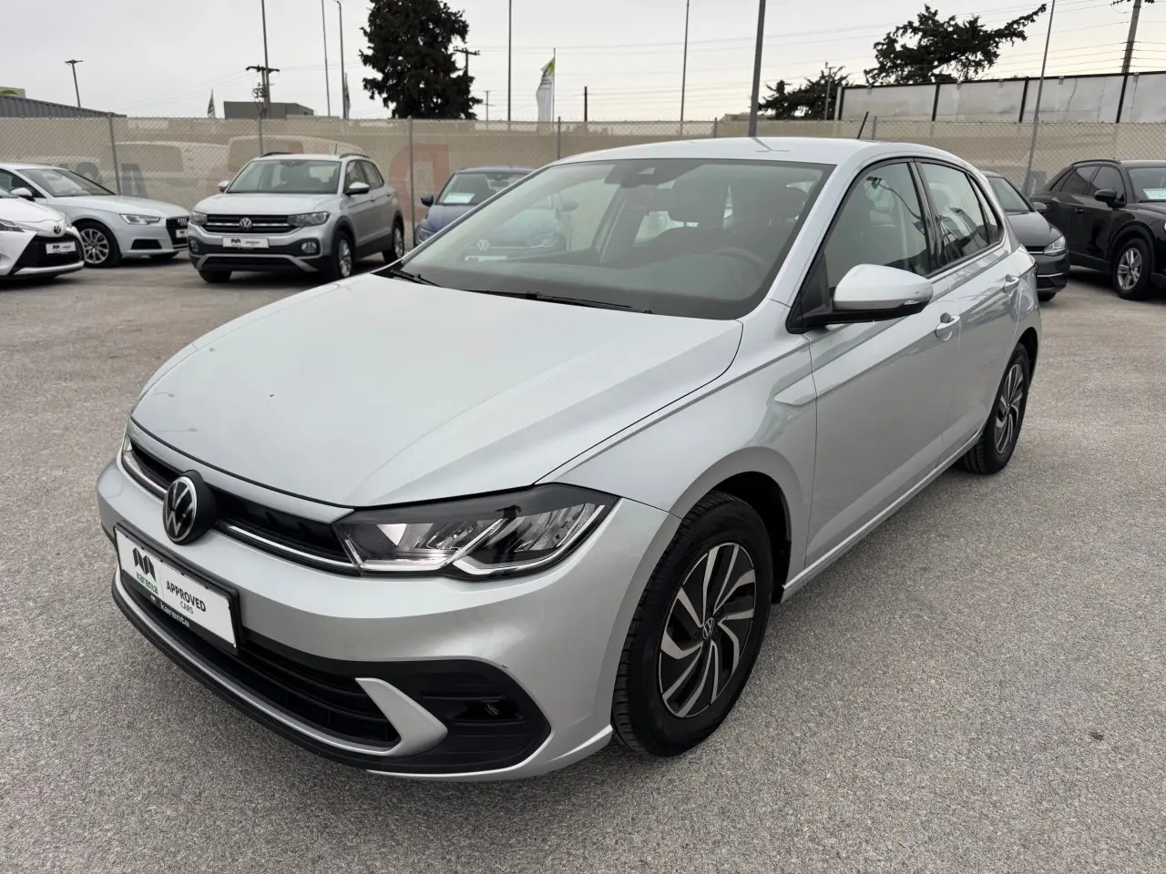 Volkswagen Polo - View 1