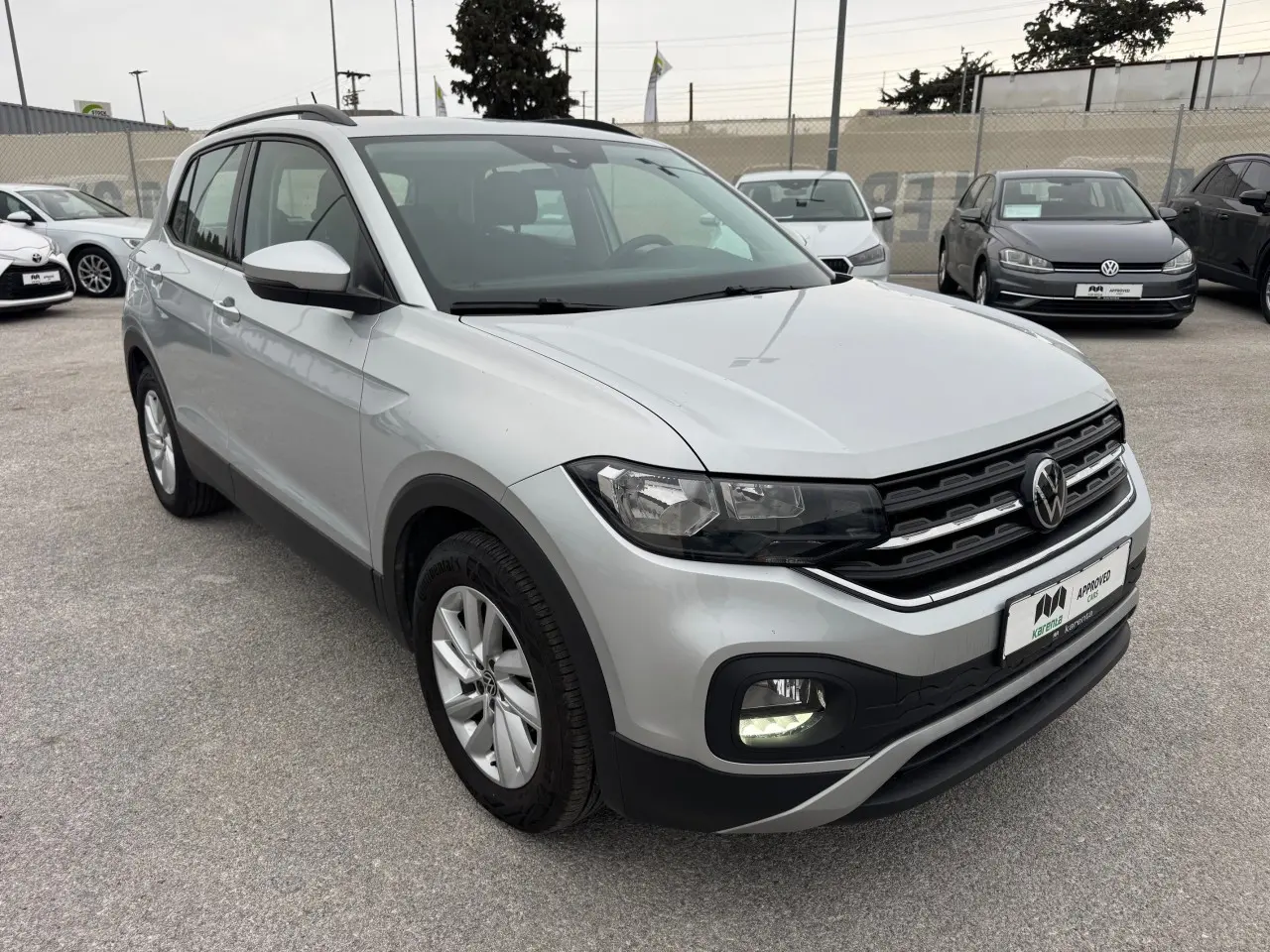 Volkswagen T-Cross - View 3