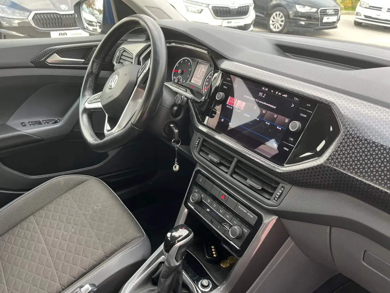 https://cdn.autoq.gr/websites/karenta.gr/images/vehicles/12457/img_12457_46812.jpg