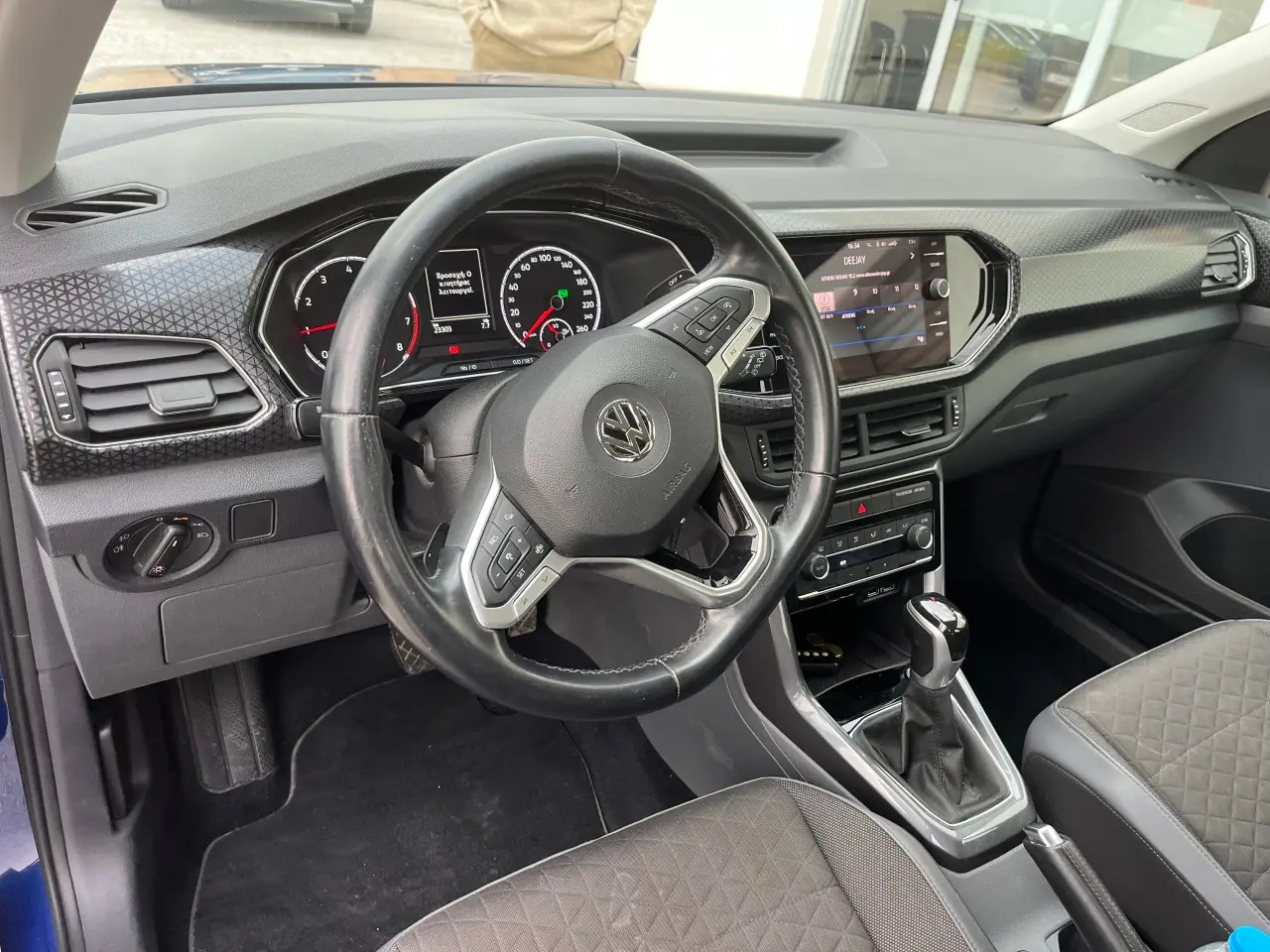 https://cdn.autoq.gr/websites/karenta.gr/images/vehicles/12457/img_12457_54970.jpg