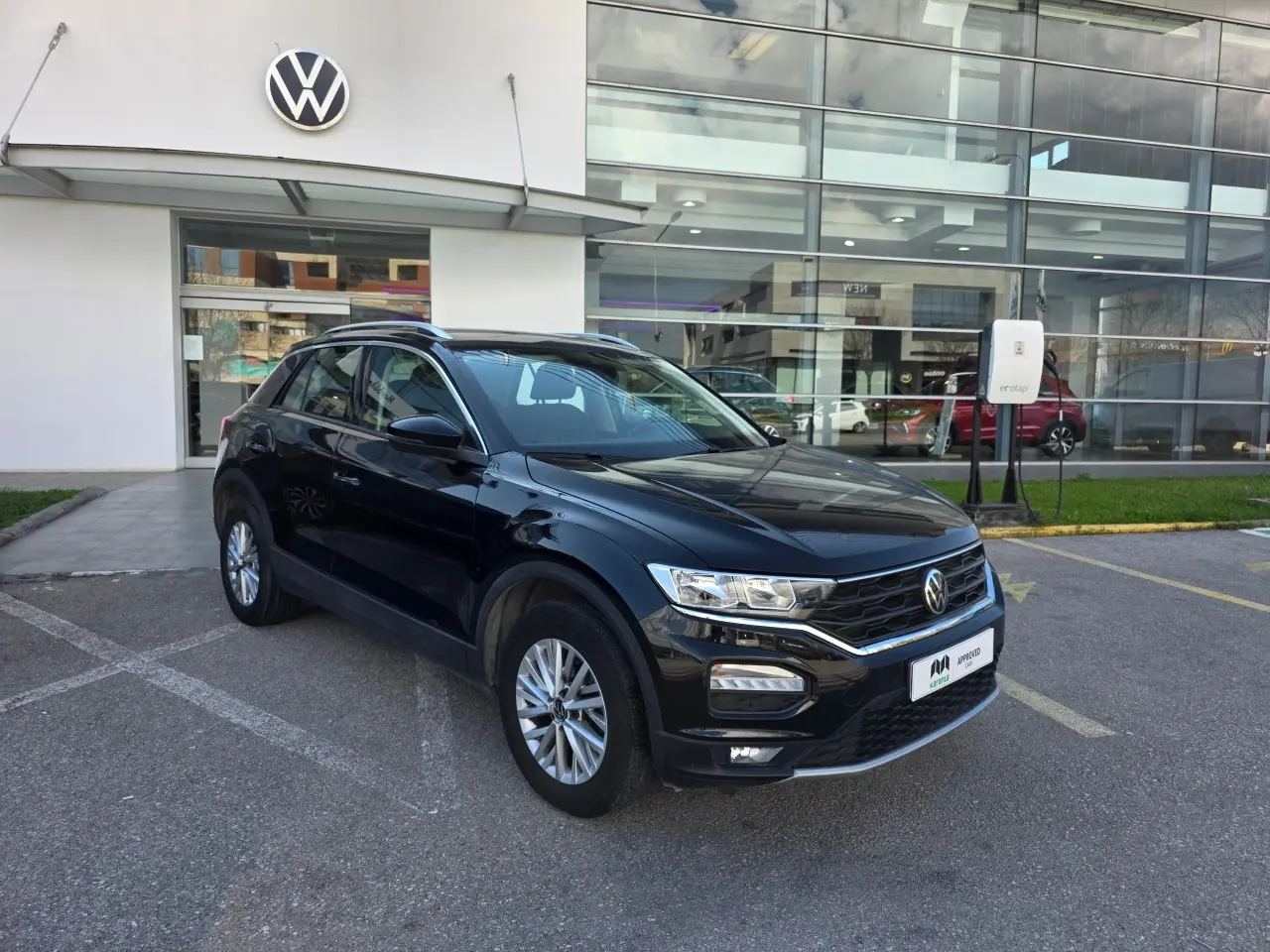 Volkswagen T-Roc - View 2