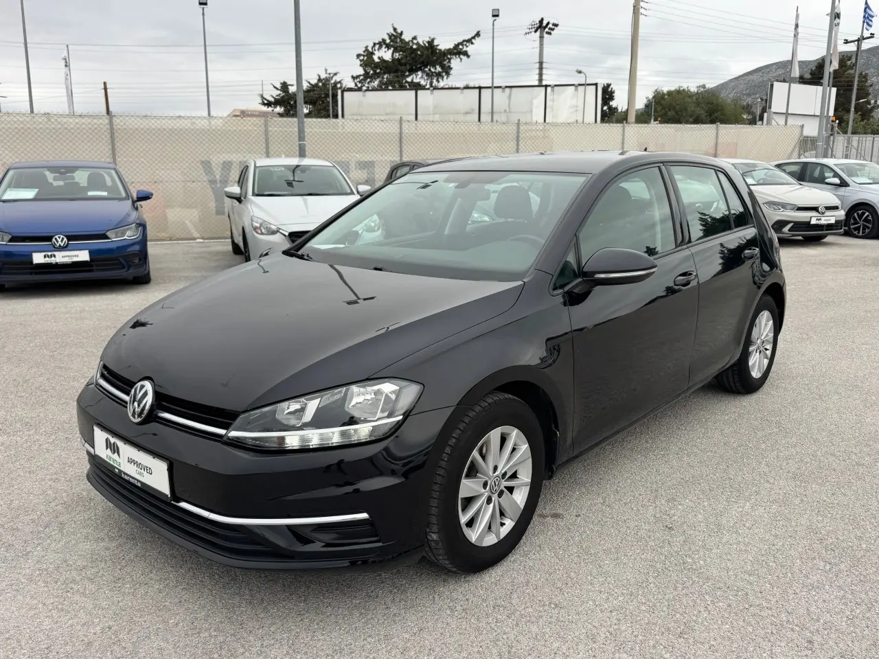 Volkswagen Golf - View 1