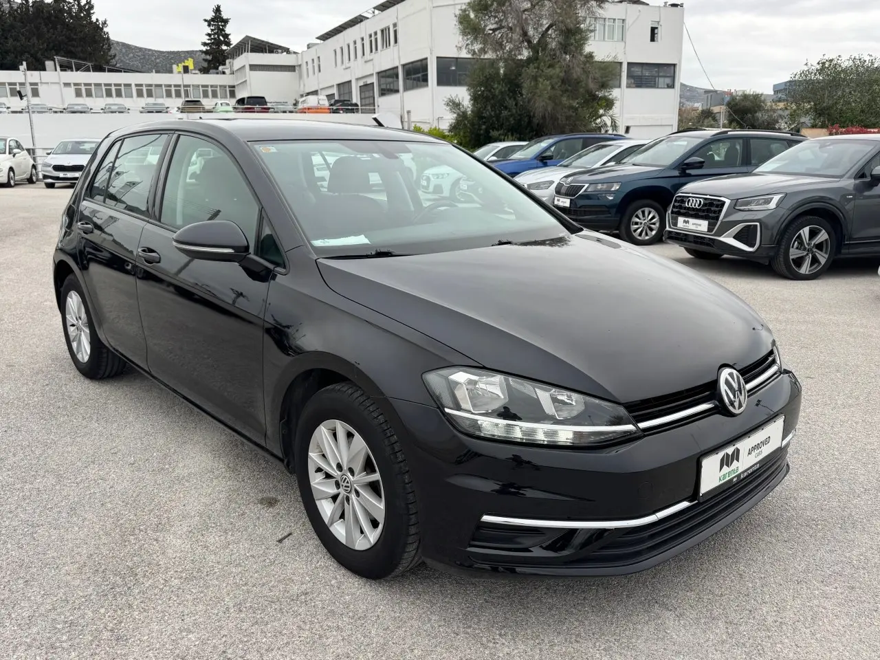 Volkswagen Golf - View 3