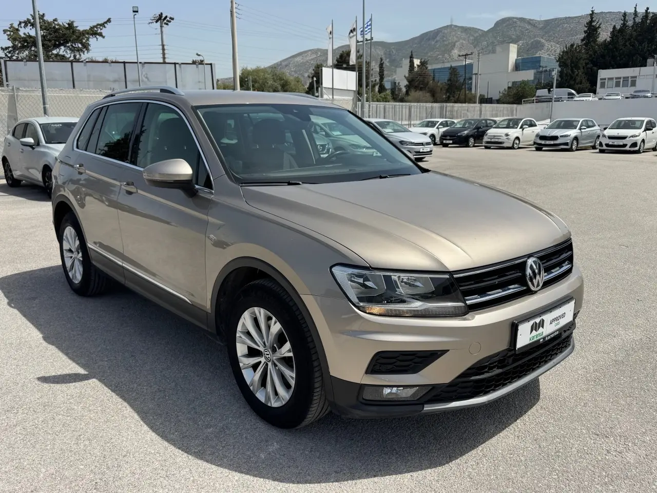 Volkswagen Tiguan - View 3