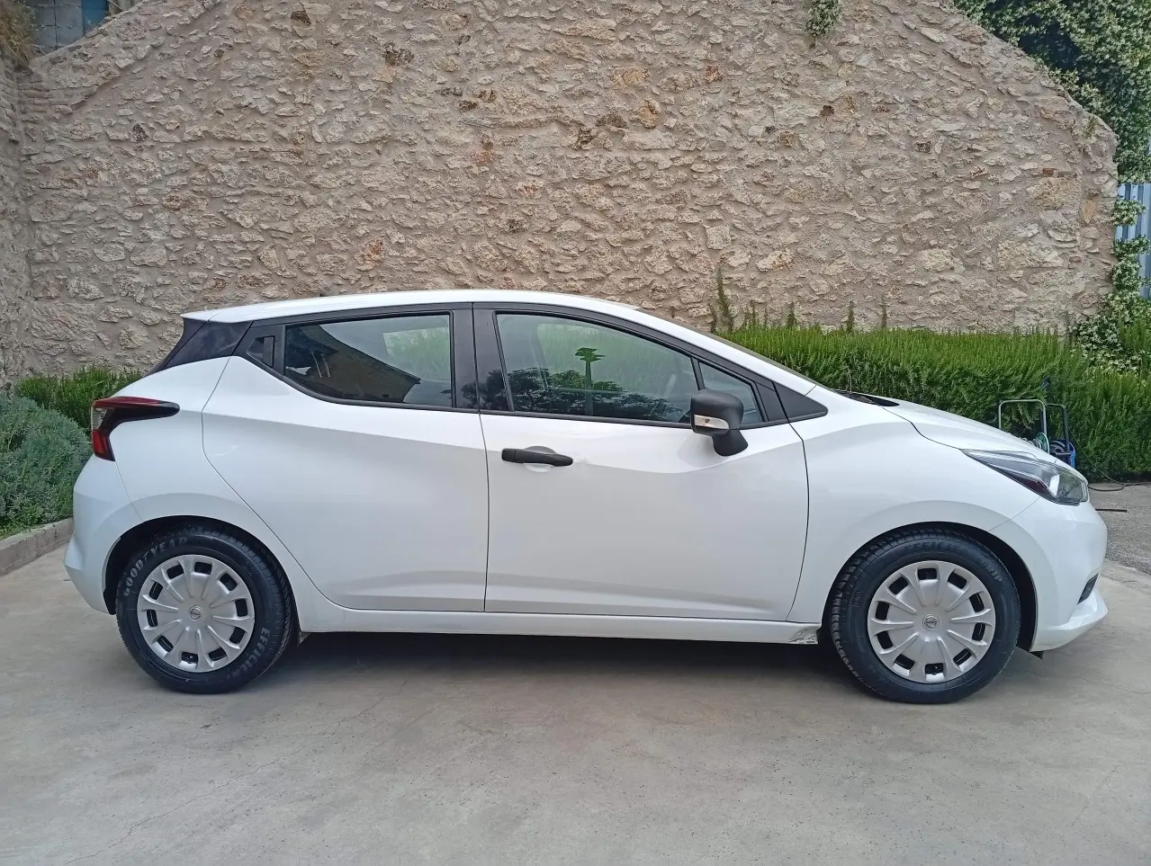 Nissan Micra - View 2