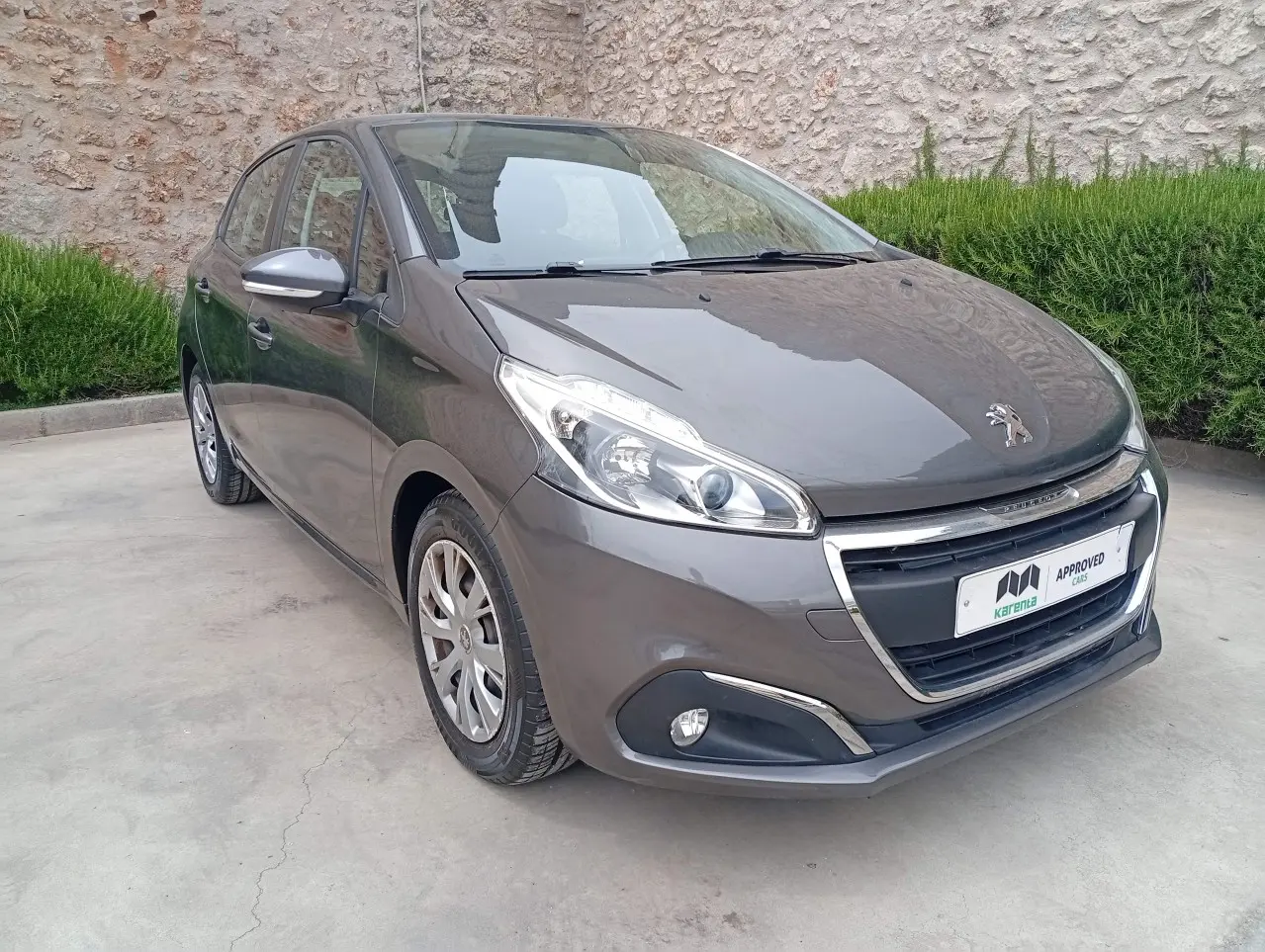 Peugeot 208 - View 2