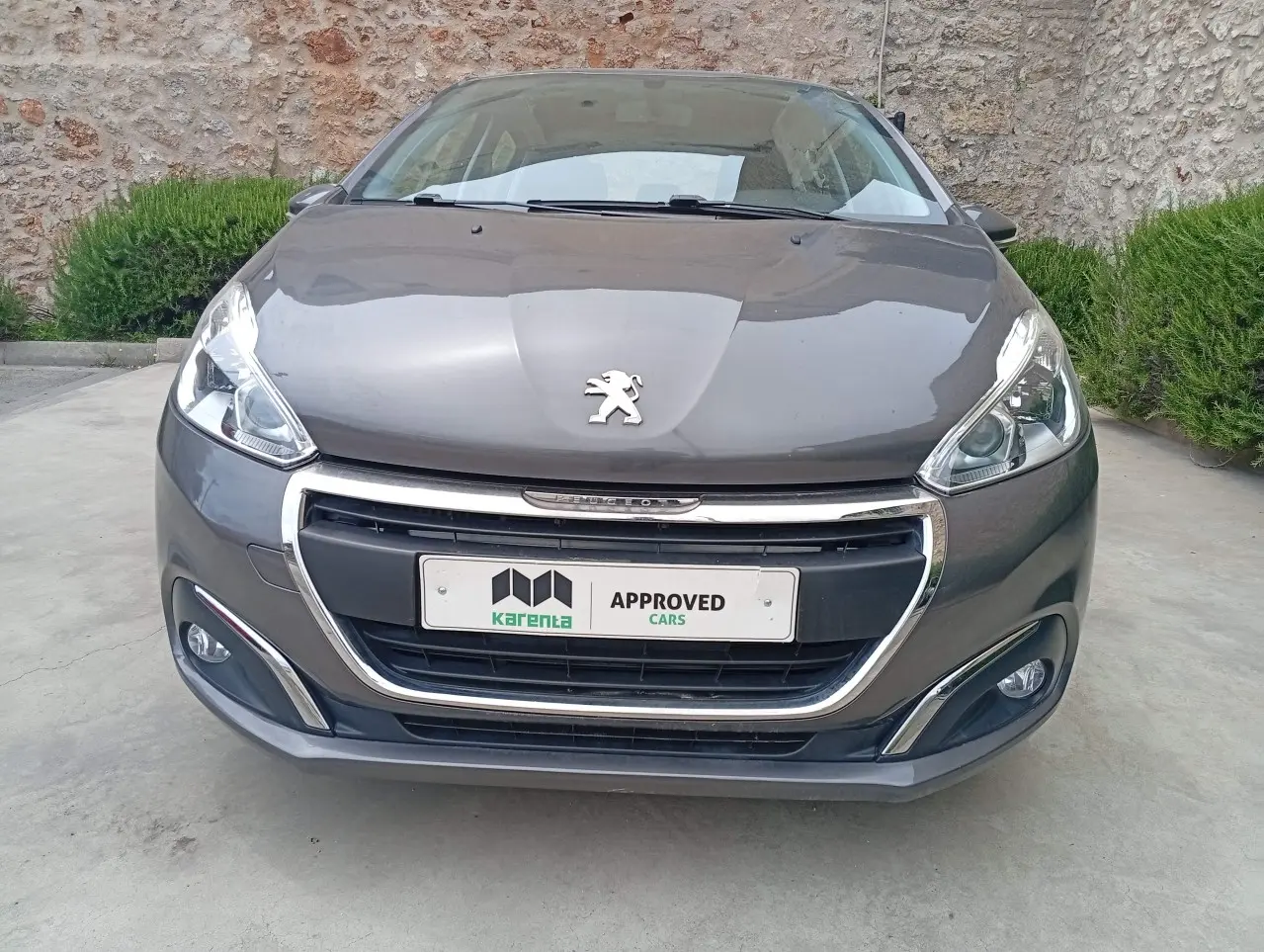 Peugeot 208 - View 1