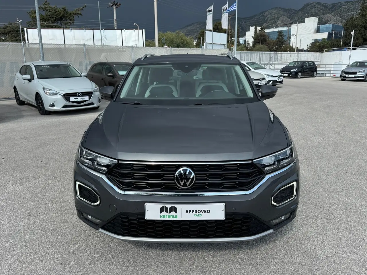 Volkswagen T-Roc - View 2