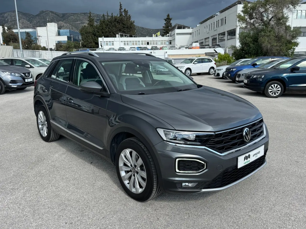 Volkswagen T-Roc - View 3