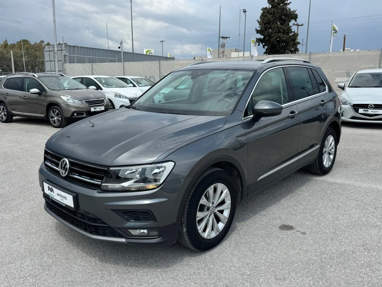 Volkswagen Tiguan - View 1