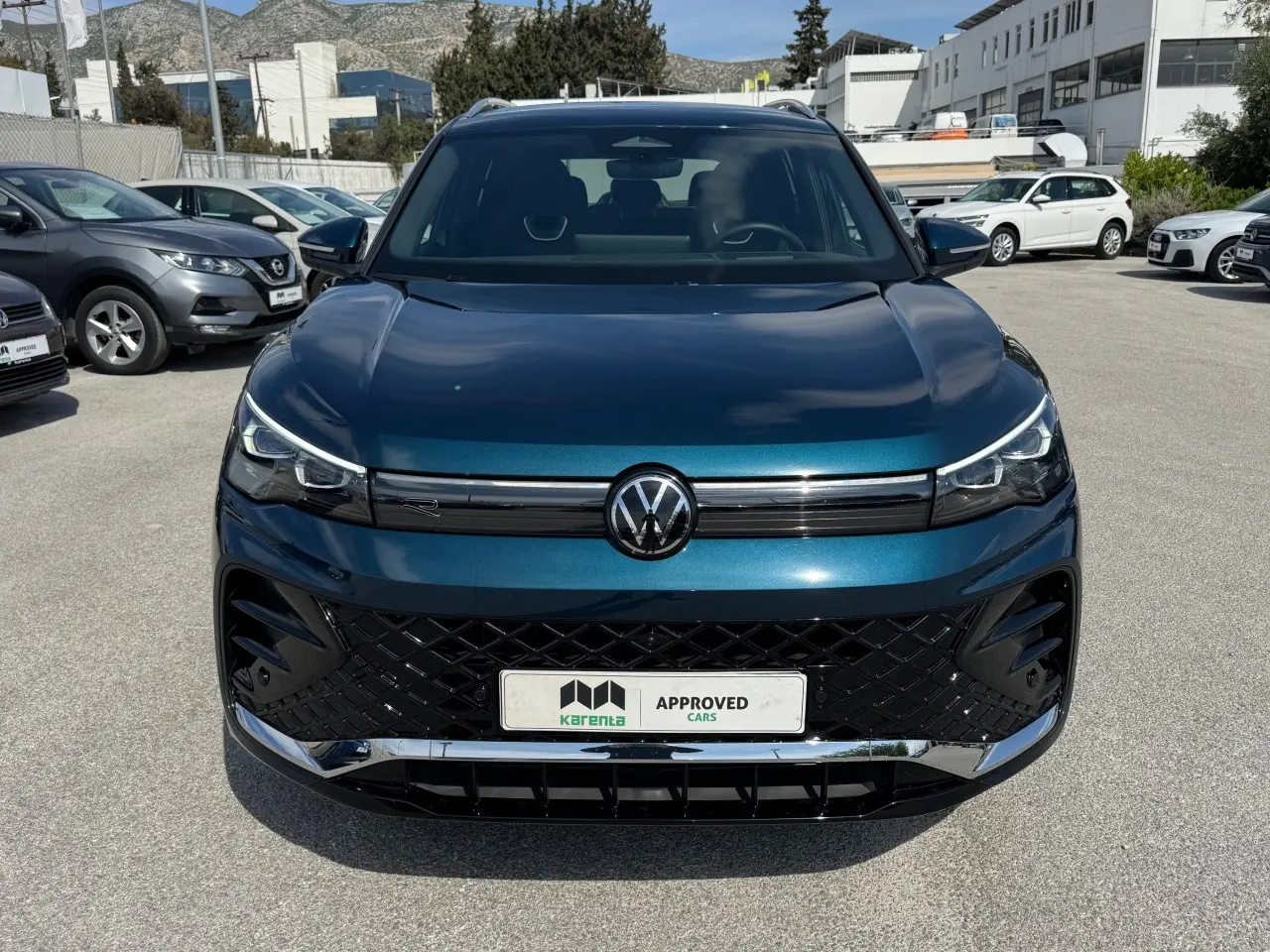 Volkswagen Tiguan - View 2