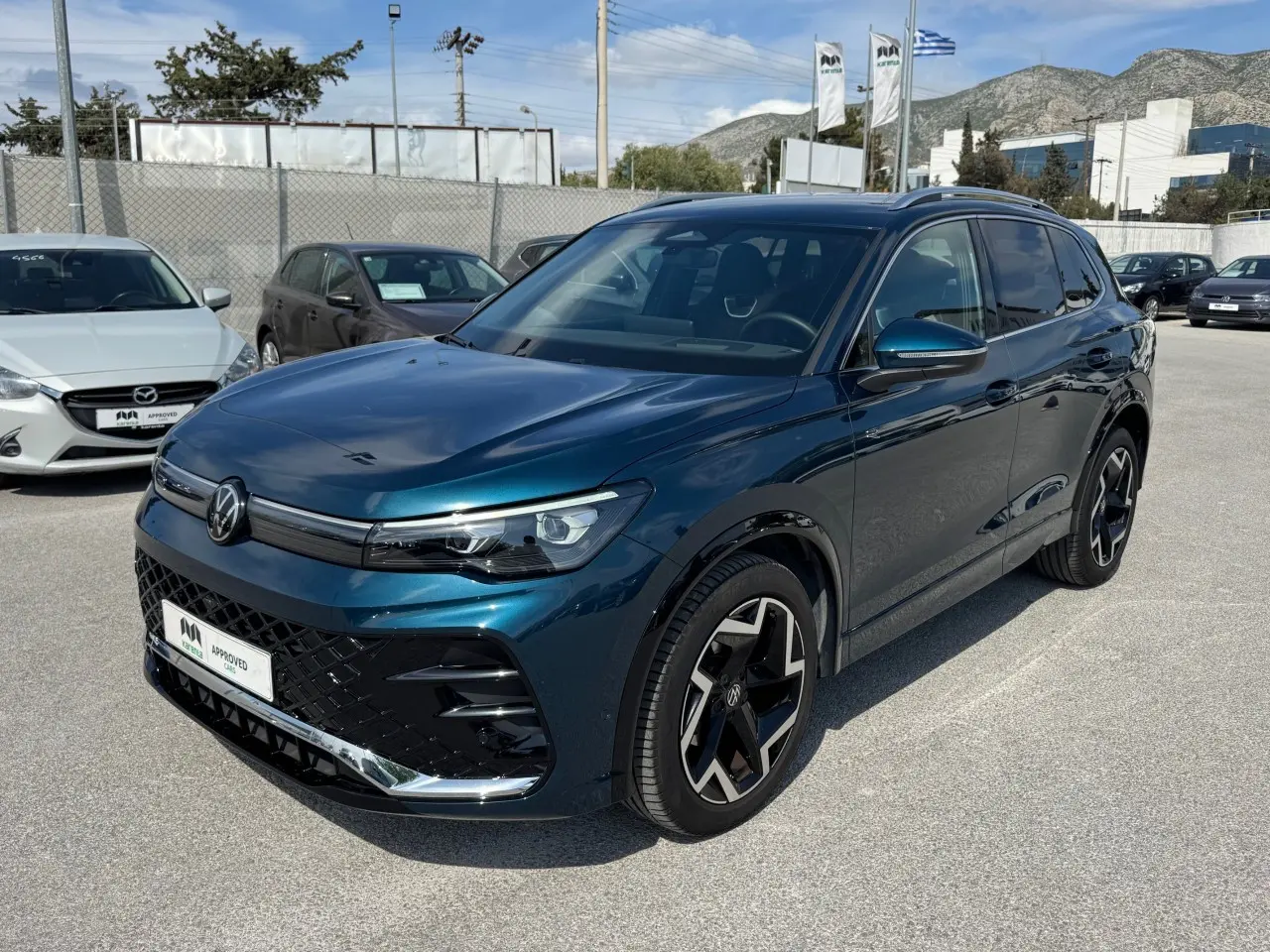 Volkswagen Tiguan - View 1
