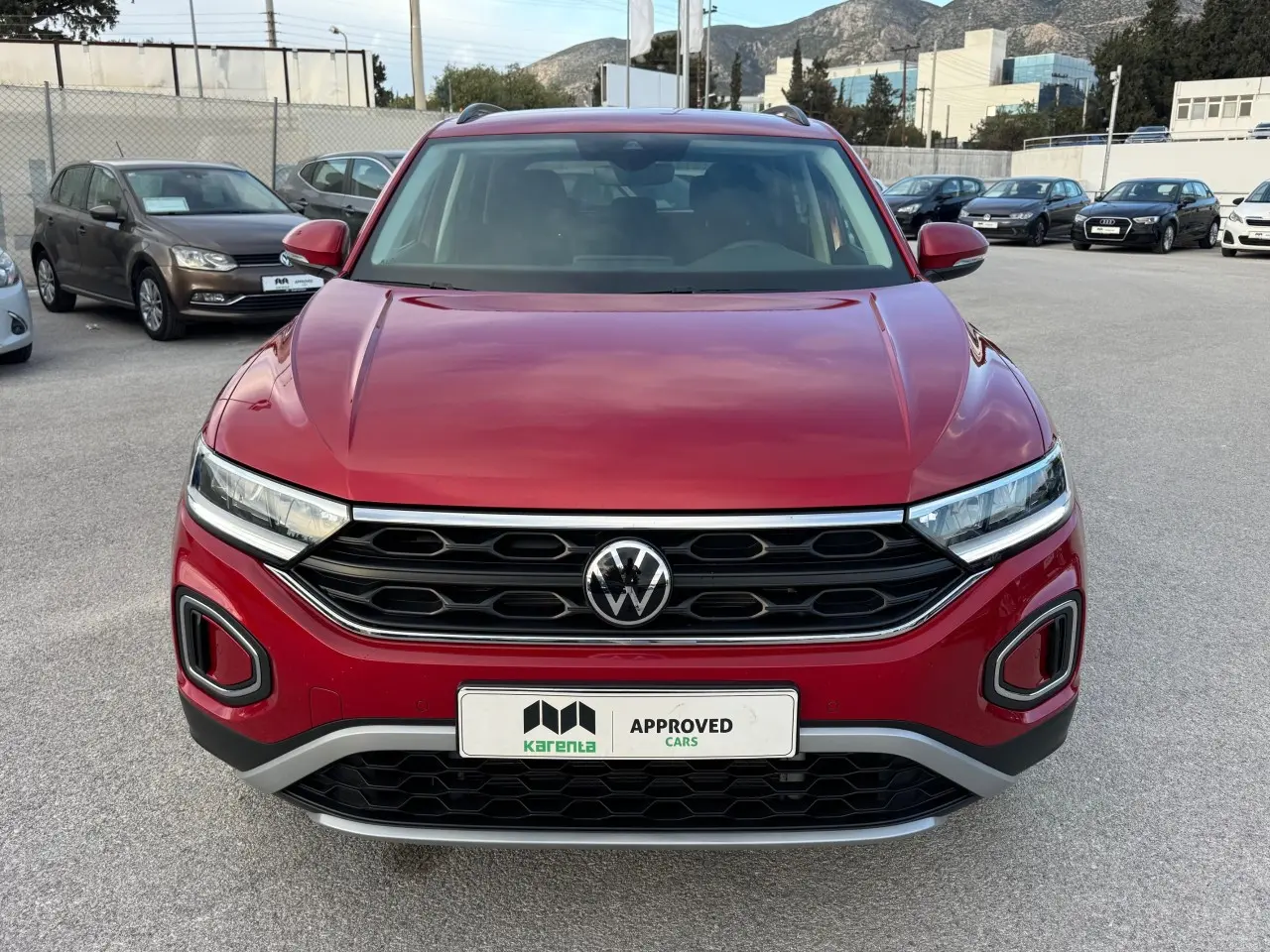 Volkswagen T-Roc - View 2