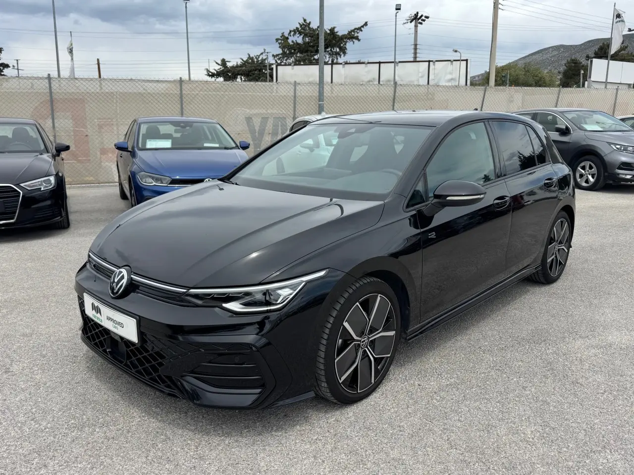 Volkswagen Golf - View 1