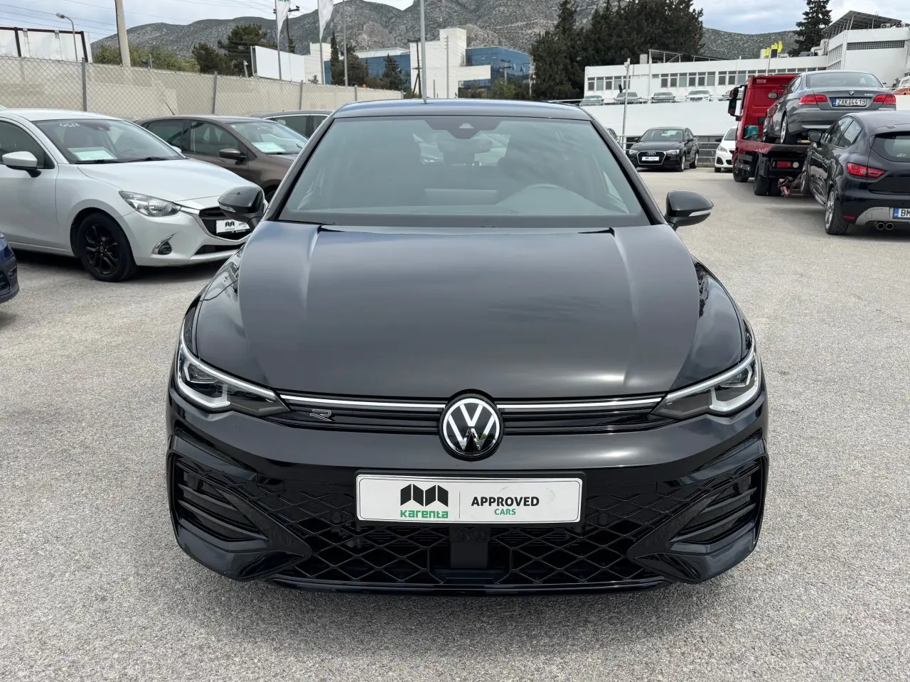 Volkswagen Golf - View 2