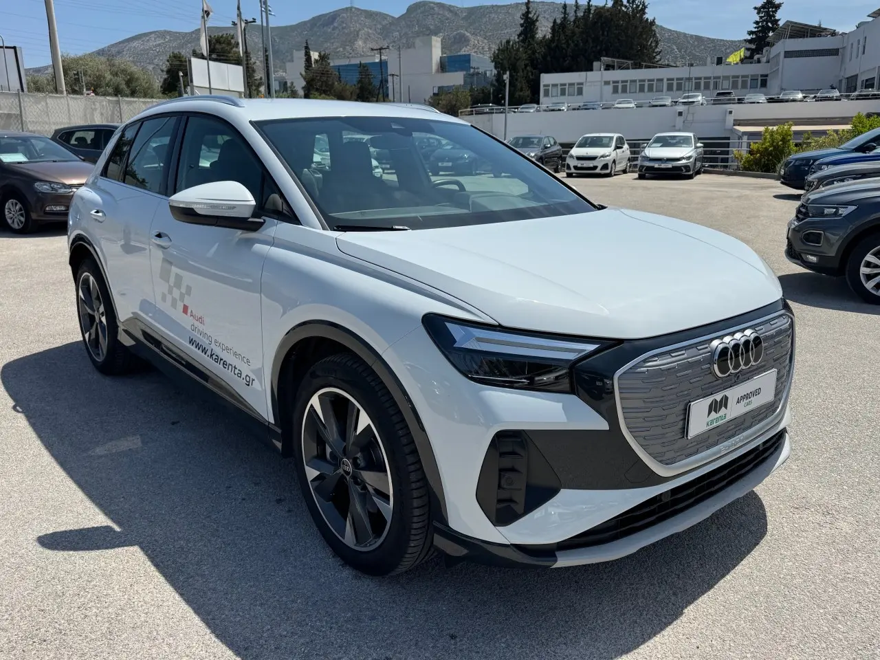 Audi e-tron - View 3