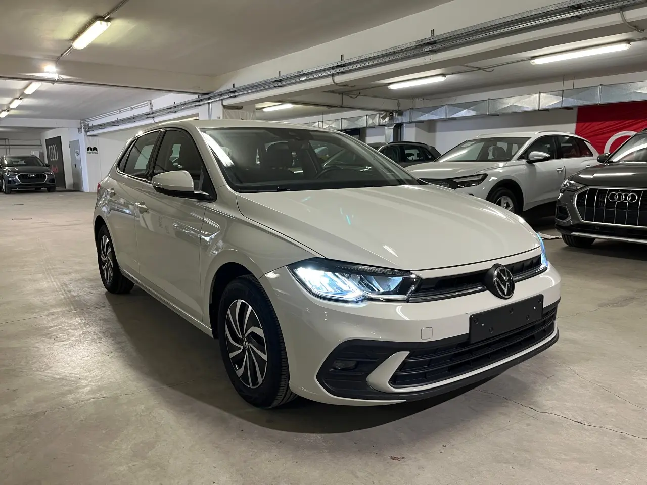 Volkswagen Polo - View 3