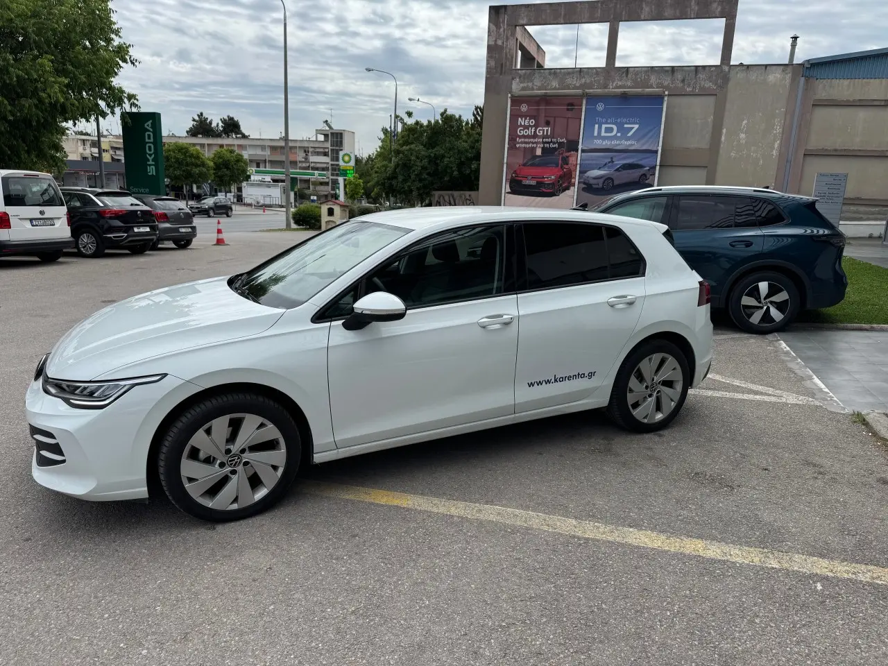 Volkswagen Golf - View 3