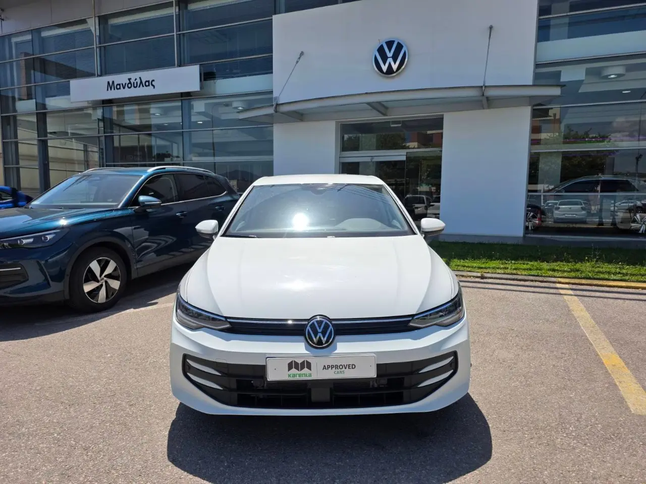Volkswagen Golf - View 1