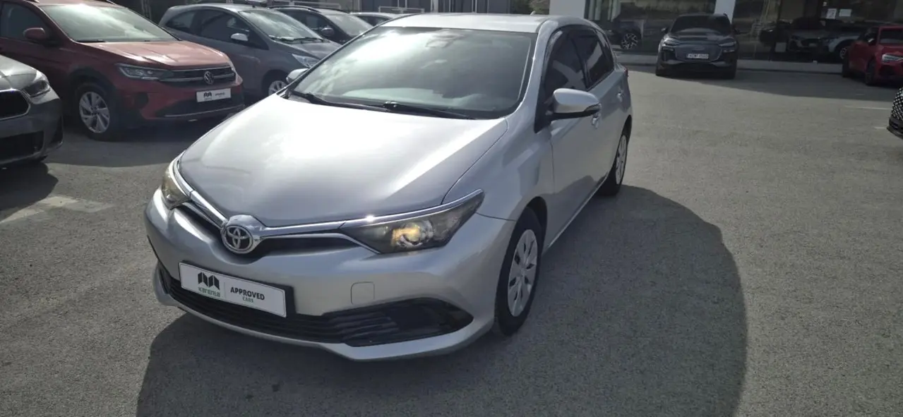 Toyota Auris - View 2