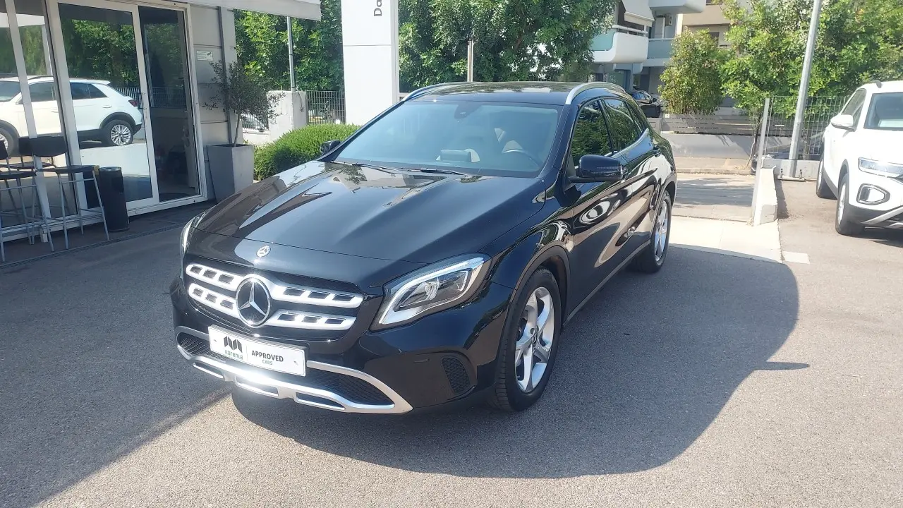 Mercedes-Benz GLA - View 1
