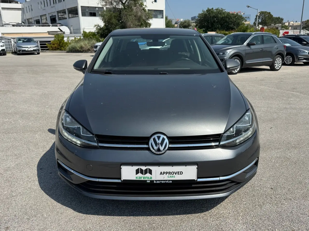 Volkswagen Golf - View 2