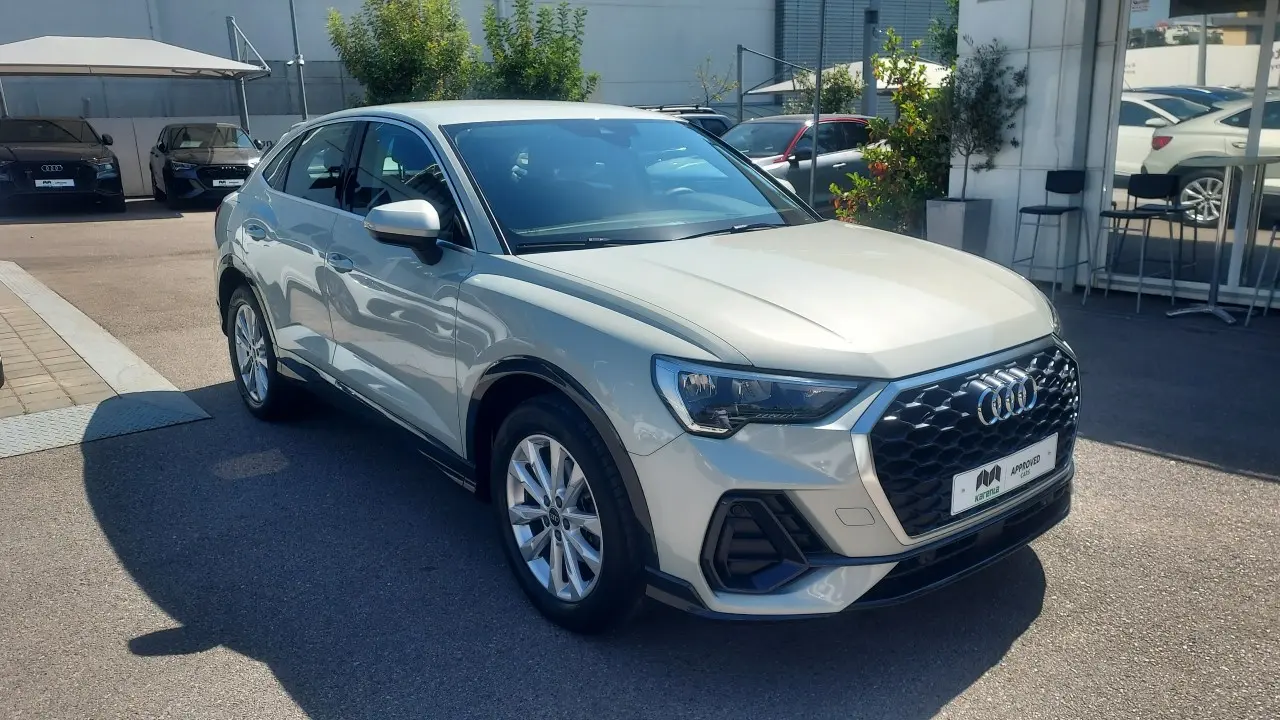 Audi Q3 - View 2