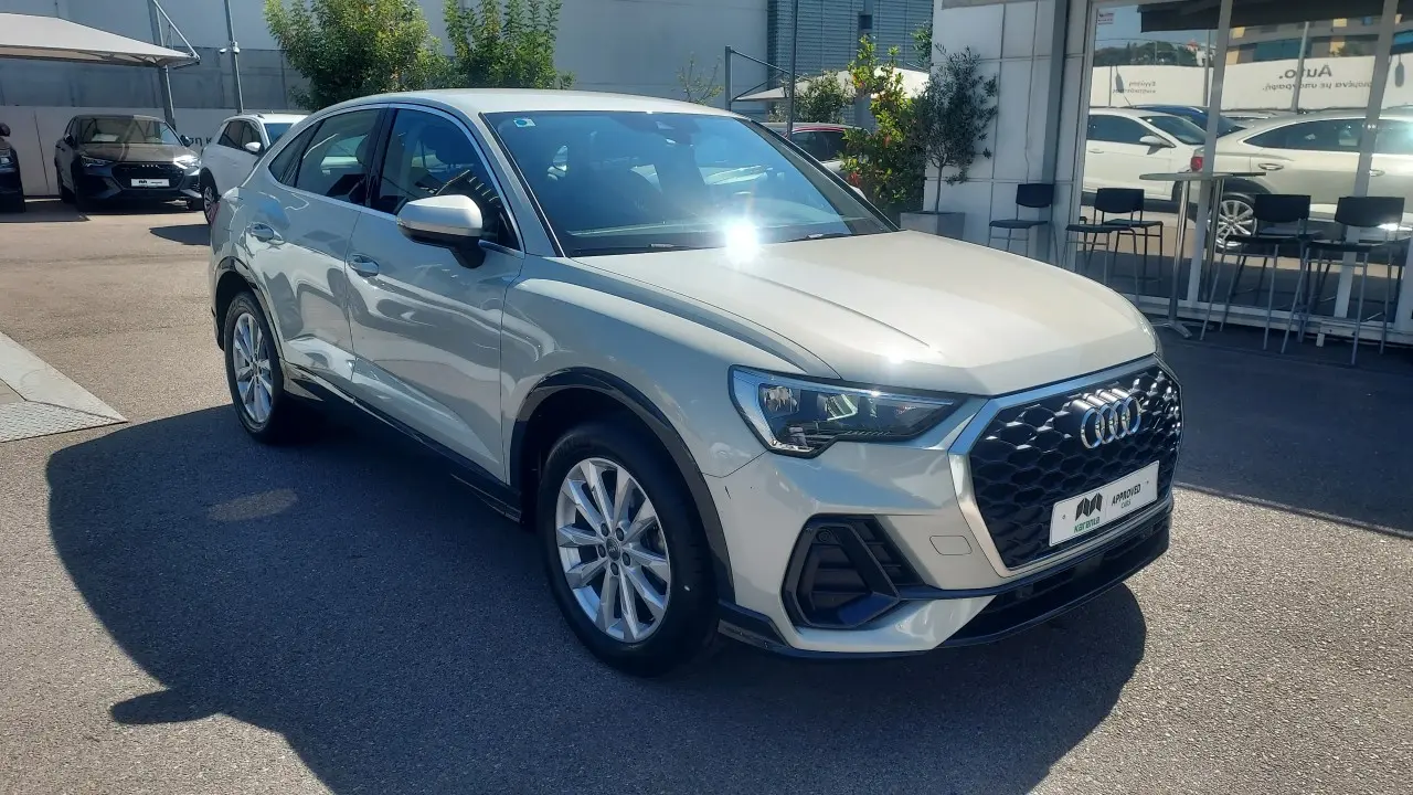 Audi Q3 - View 2