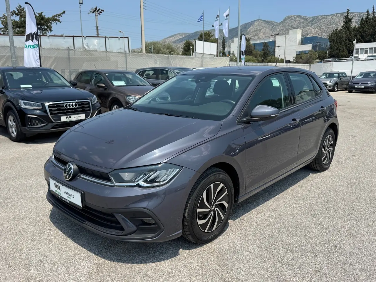 Volkswagen Polo - View 1