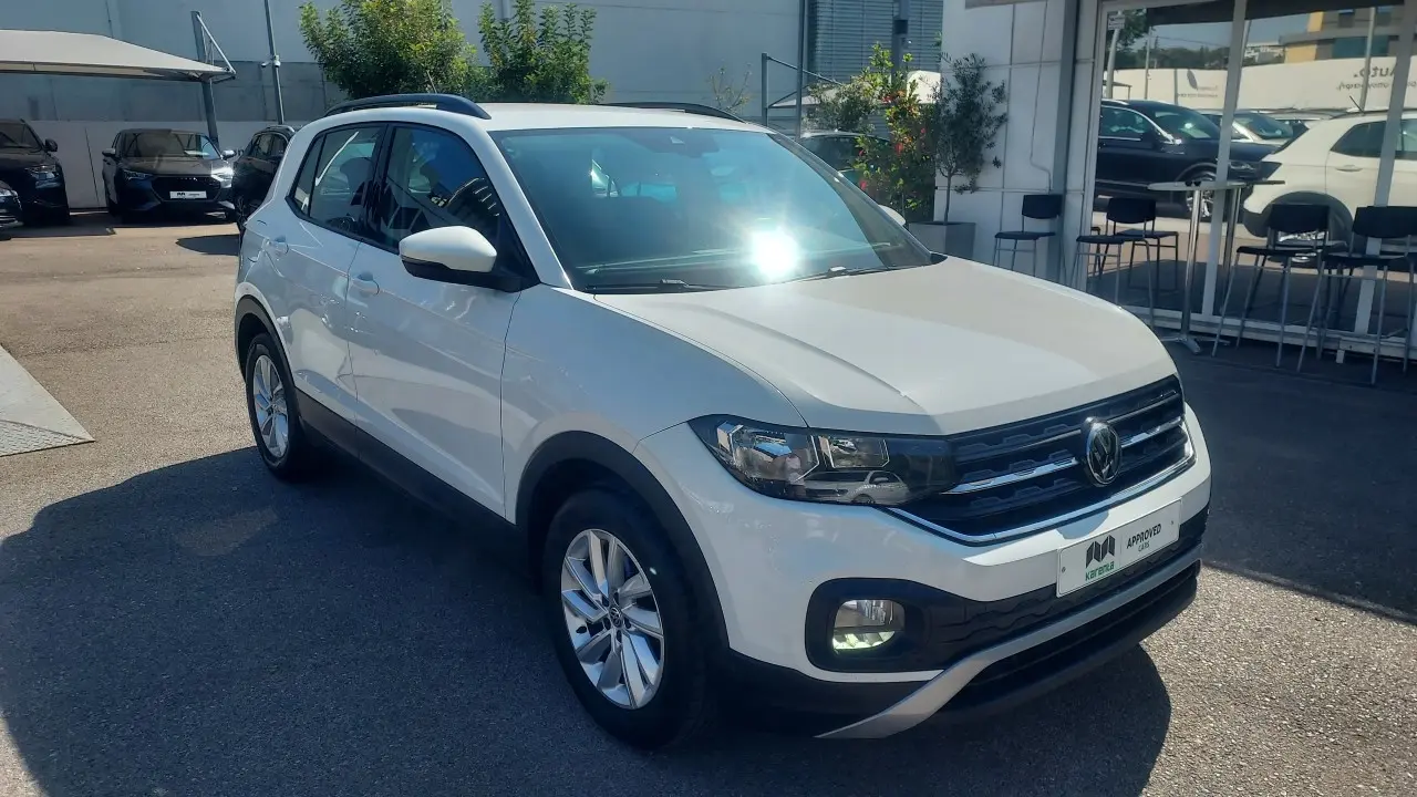 Volkswagen T-Cross - View 2