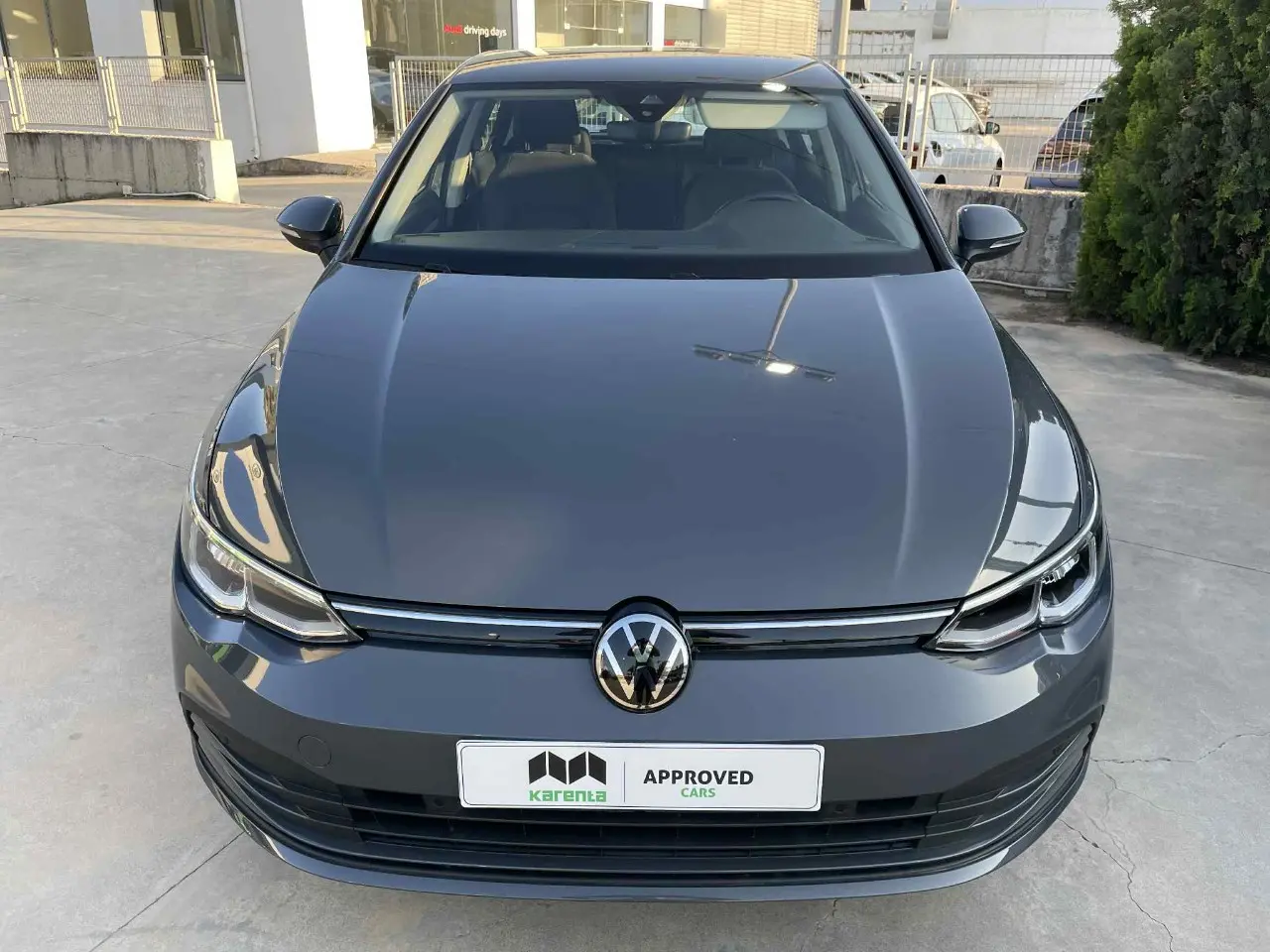 Volkswagen Golf - View 1