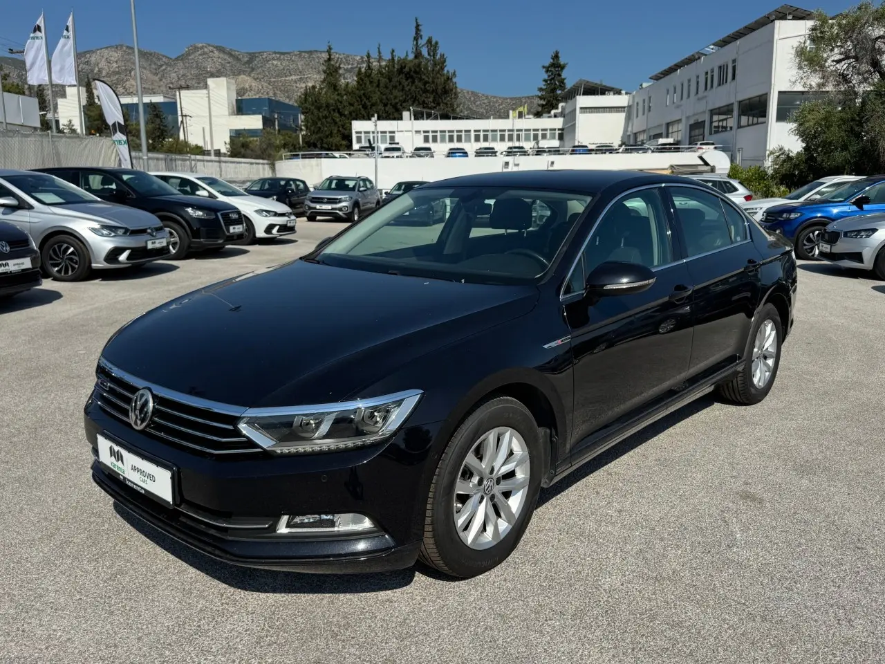 Volkswagen Passat - View 1