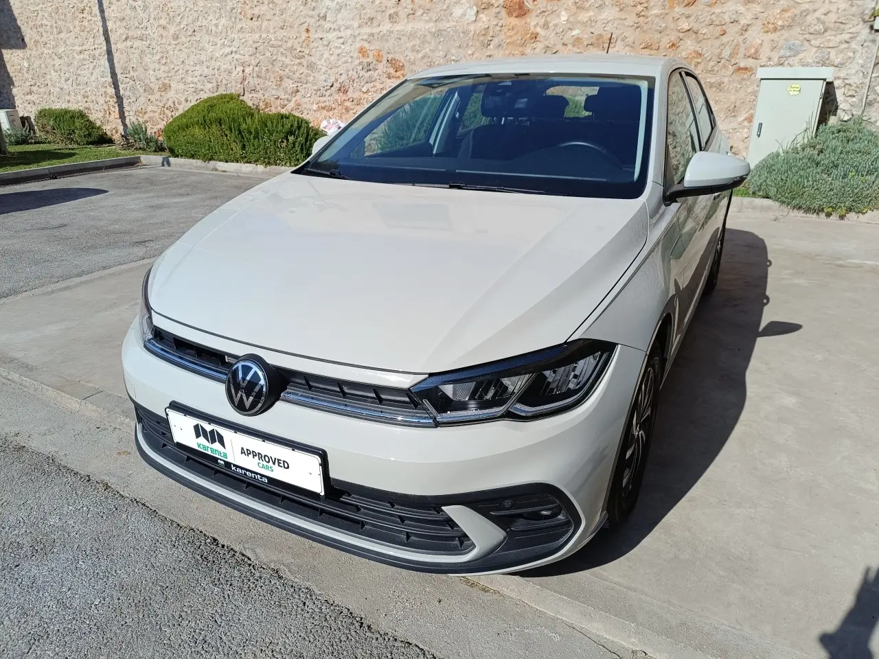 Volkswagen Polo - View 2