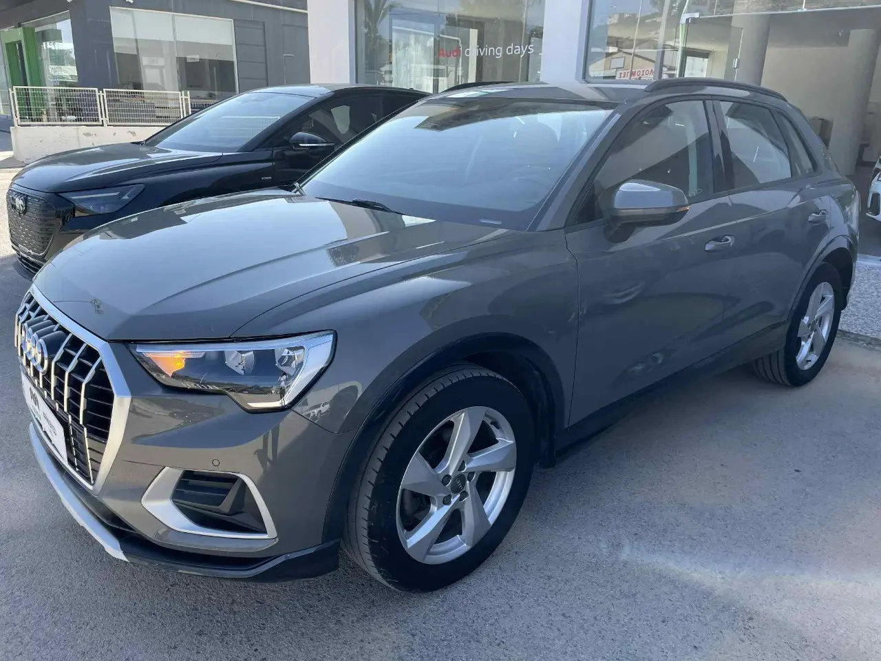 Audi Q3 - View 2