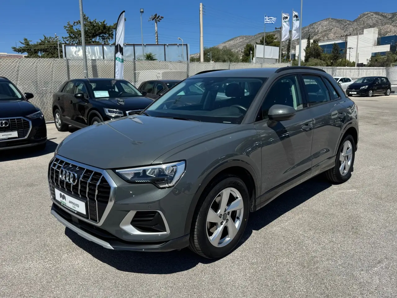 Audi Q3 - View 1