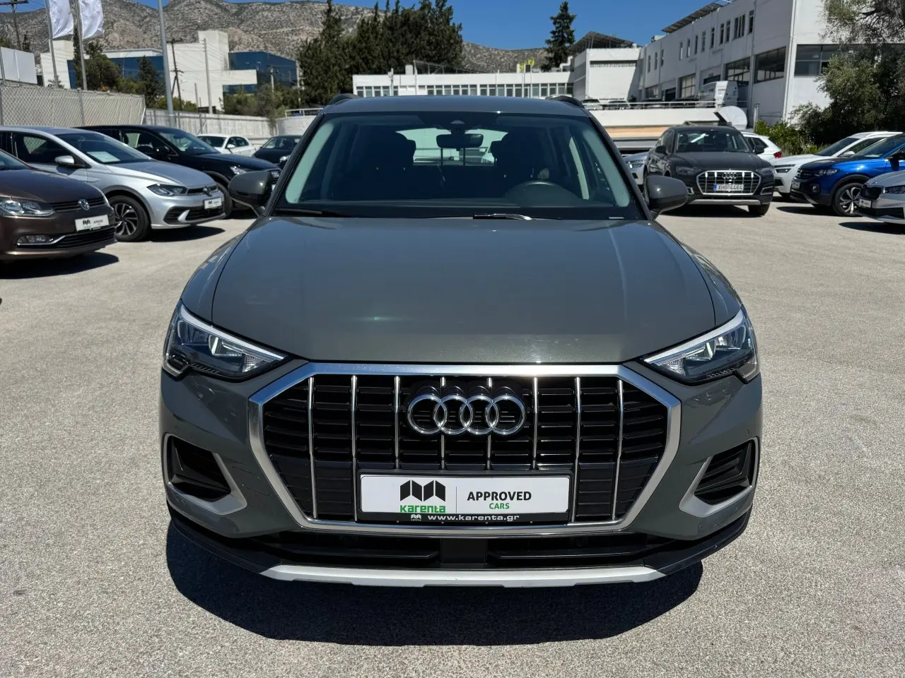 Audi Q3 - View 2