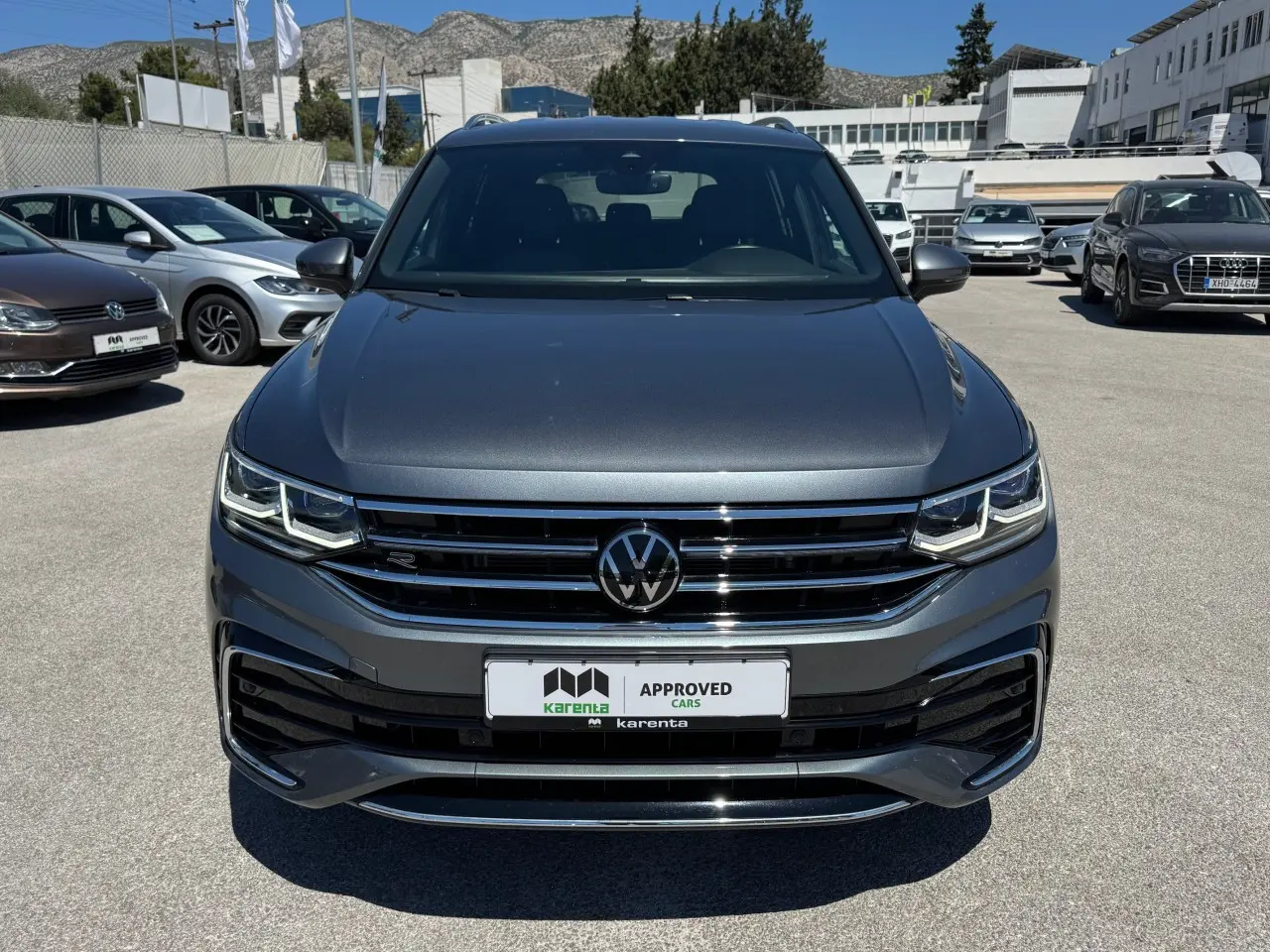 Volkswagen Tiguan - View 2