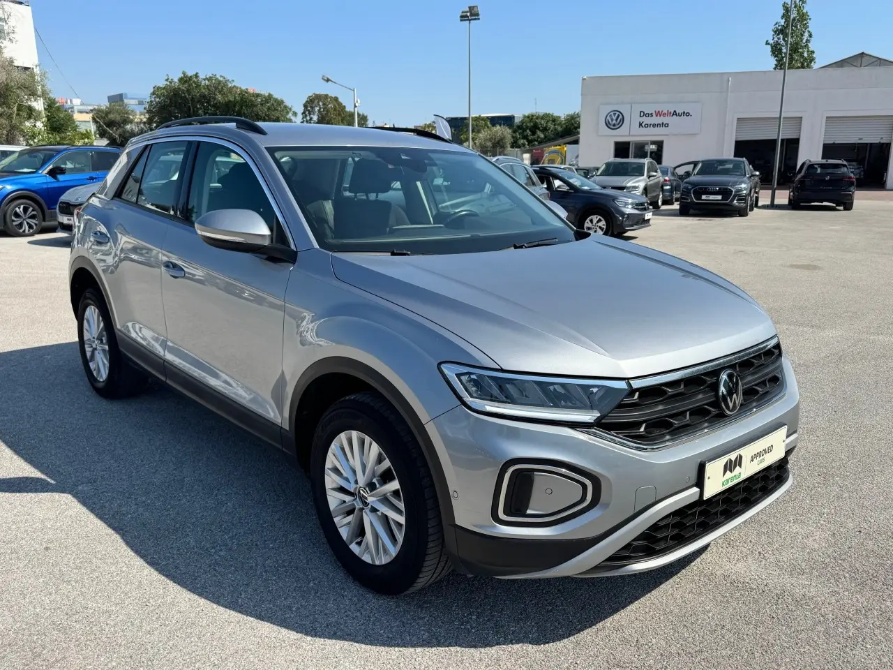 Volkswagen T-Roc - View 3