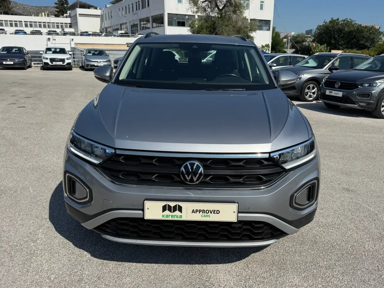 Volkswagen T-Roc - View 2