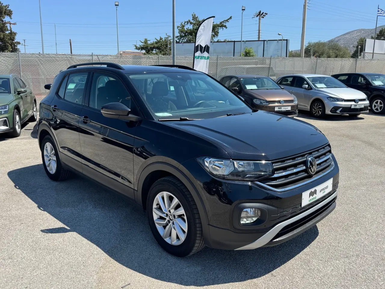 Volkswagen T-Cross - View 3