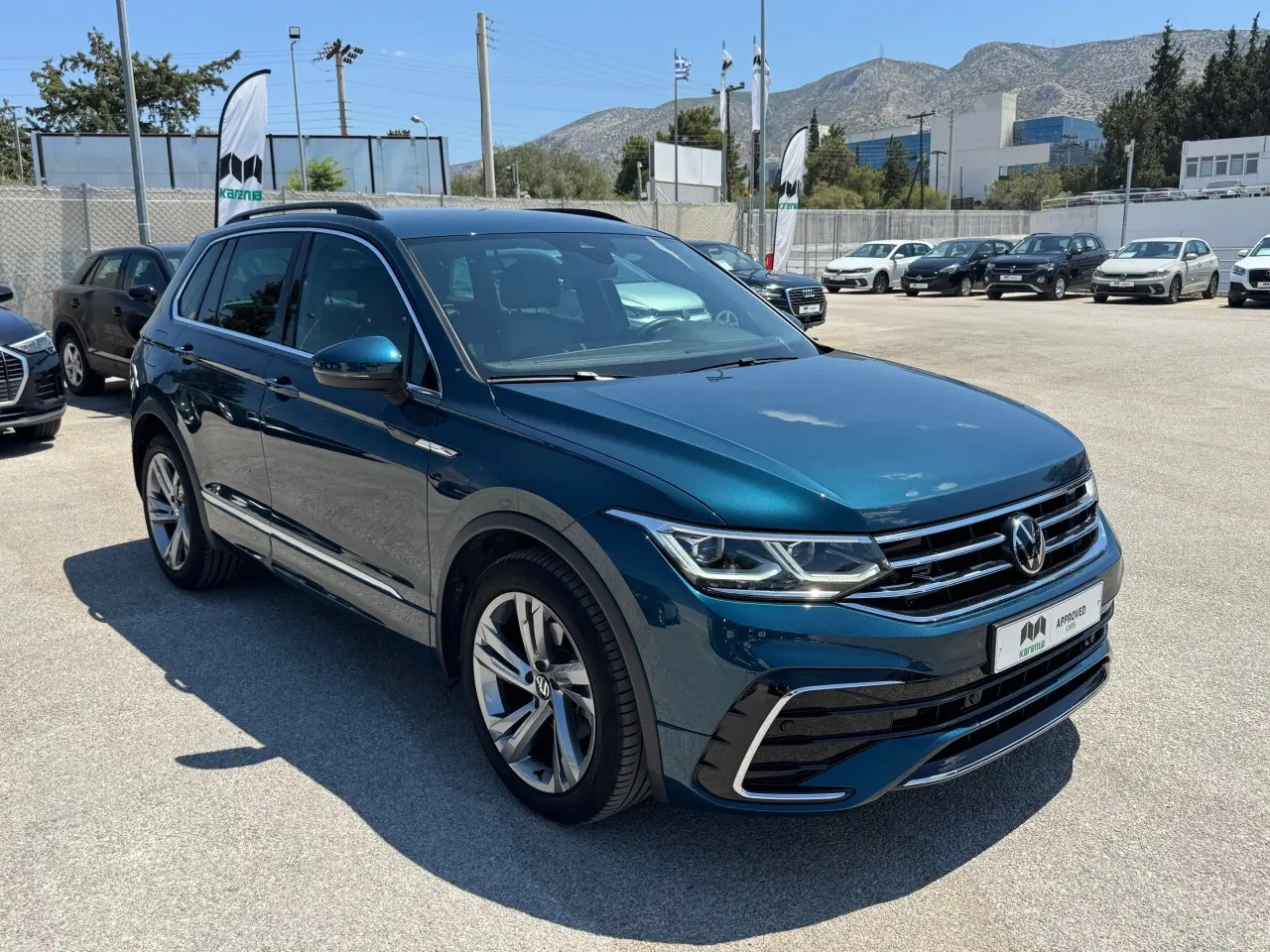 Volkswagen Tiguan - View 3